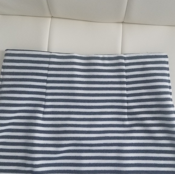 XOXO Black and White Striped Midi Skirt - Picture 4 of 8